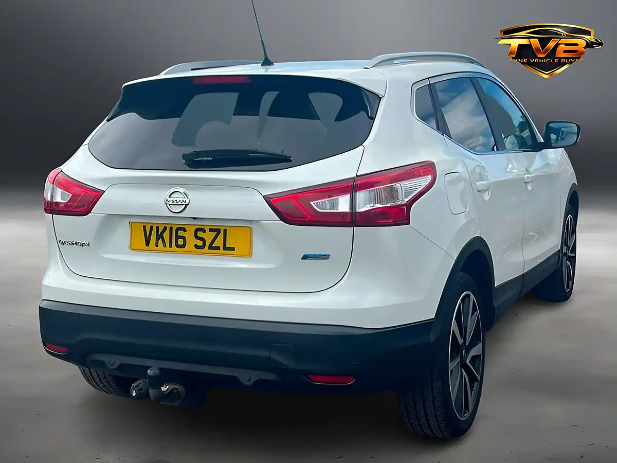 Used 2016 Nissan Qashqai Tekna Storm White - Interior and Exterior details 2