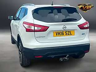 Used 2016 Nissan Qashqai Tekna Storm White - Interior and Exterior details 3