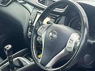 Used 2016 Nissan Qashqai Tekna Storm White - Interior and Exterior details 4