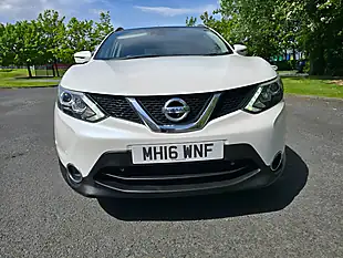 Used 2016 Nissan Qashqai Tekna White - Interior and Exterior details 10