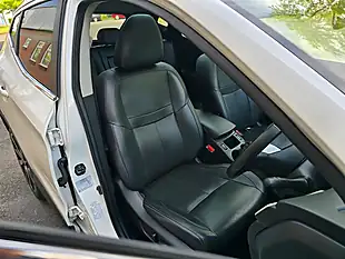 Used 2016 Nissan Qashqai Tekna White - Interior and Exterior details 4