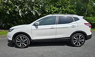 Used 2016 Nissan Qashqai Tekna White - Interior and Exterior details 9