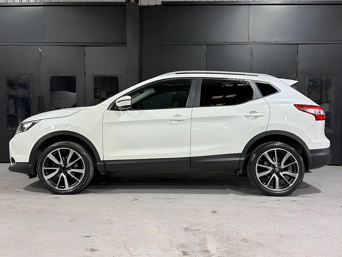 Used 2016 Nissan Qashqai Tekna White - Interior and Exterior details 11