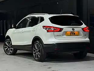 Used 2016 Nissan Qashqai Tekna White - Interior and Exterior details 19