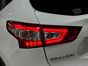 Used 2016 Nissan Qashqai Tekna White - Interior and Exterior details 2