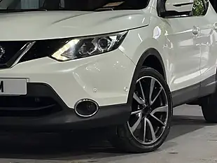 Used 2016 Nissan Qashqai Tekna White - Interior and Exterior details 20