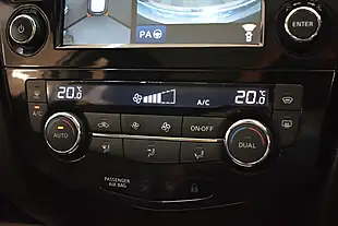 Used 2016 Nissan Qashqai Tekna White - Interior and Exterior details 16