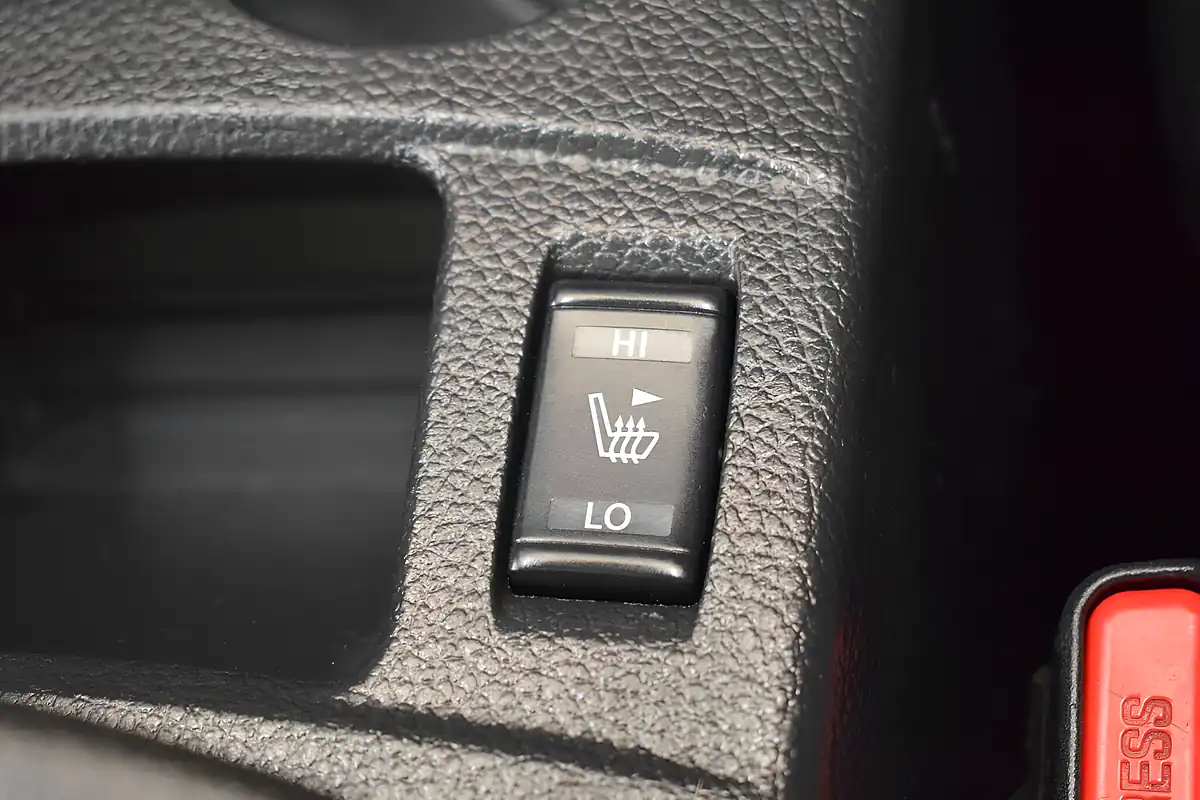 Used 2016 Nissan Qashqai Tekna White - Interior and Exterior details 17