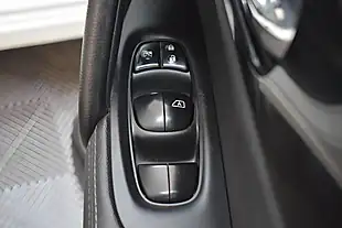 Used 2016 Nissan Qashqai Tekna White - Interior and Exterior details 19