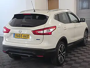 Used 2016 Nissan Qashqai Tekna White - Interior and Exterior details 4