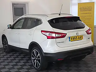 Used 2016 Nissan Qashqai Tekna White - Interior and Exterior details 6