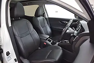 Used 2016 Nissan Qashqai Tekna White - Interior and Exterior details 8
