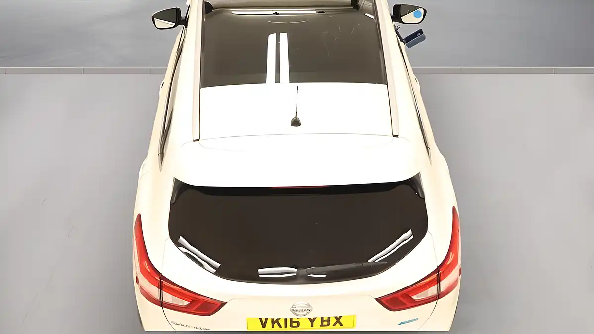 Used 2016 Nissan Qashqai Tekna White - Interior and Exterior details 14