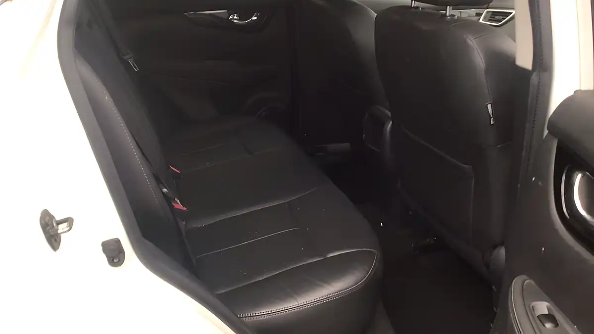 Used 2016 Nissan Qashqai Tekna White - Interior and Exterior details 15