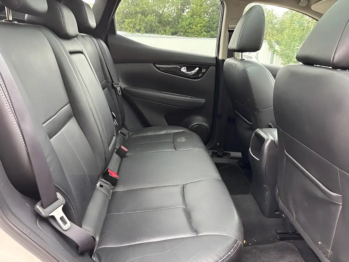 Used 2016 Nissan Qashqai Tekna White - Interior and Exterior details 12