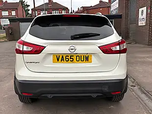 Used 2016 Nissan Qashqai Tekna White - Interior and Exterior details 6