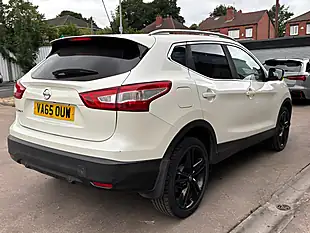Used 2016 Nissan Qashqai Tekna White - Interior and Exterior details 7