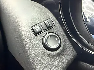 Used 2016 Nissan Qashqai Tekna White - Interior and Exterior details 16