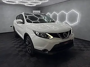 Used 2016 Nissan Qashqai Tekna White - Interior and Exterior details 4