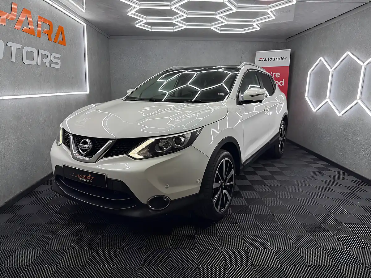 Used 2016 Nissan Qashqai Tekna White - Interior and Exterior details 7