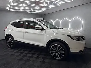 Used 2016 Nissan Qashqai Tekna White - Interior and Exterior details 8