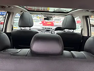 Used 2016 Nissan Qashqai Tekna White - Interior and Exterior details 18