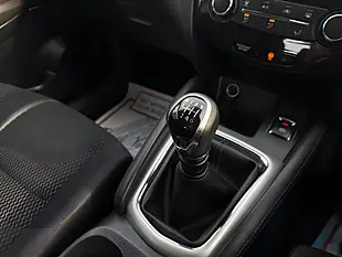 Used 2016 Nissan Qashqai Visia Red - Interior and Exterior details 16