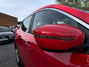 Used 2016 Nissan Qashqai Visia Red - Interior and Exterior details 18