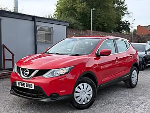 Used 2016 Nissan Qashqai Visia Red - Interior and Exterior details 3