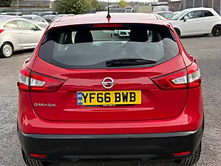 Used 2016 Nissan Qashqai Visia Red - Interior and Exterior details 6