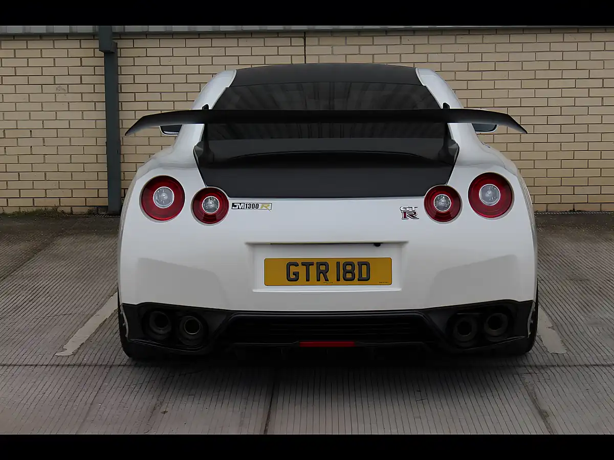 Used 2016 Nissan R35 GTR Oem White - Interior and Exterior details 11