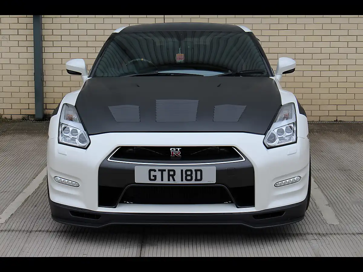 Used 2016 Nissan R35 GTR Oem White - Interior and Exterior details 12