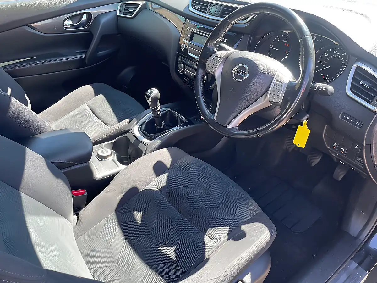 Used 2016 Nissan X-Trail Acenta Black - Interior and Exterior details 13
