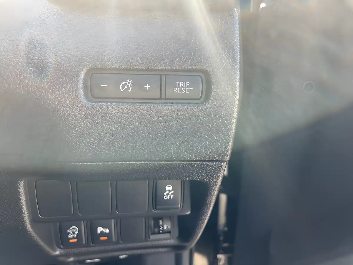 Used 2016 Nissan X-Trail Acenta Black - Interior and Exterior details 18