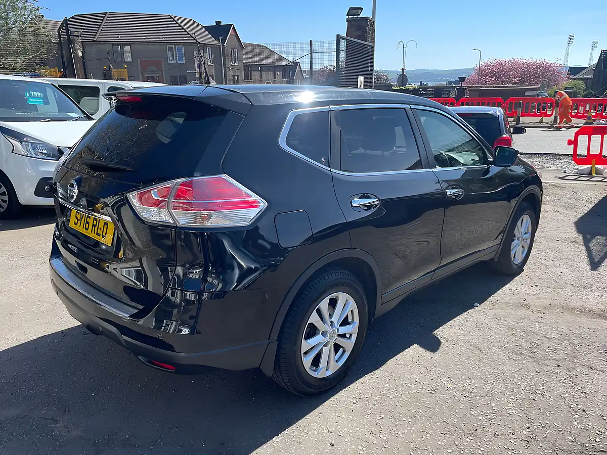 Used 2016 Nissan X-Trail Acenta Black - Interior and Exterior details 4
