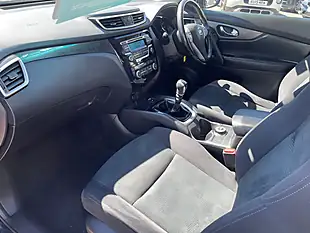 Used 2016 Nissan X-Trail Acenta Black - Interior and Exterior details 9