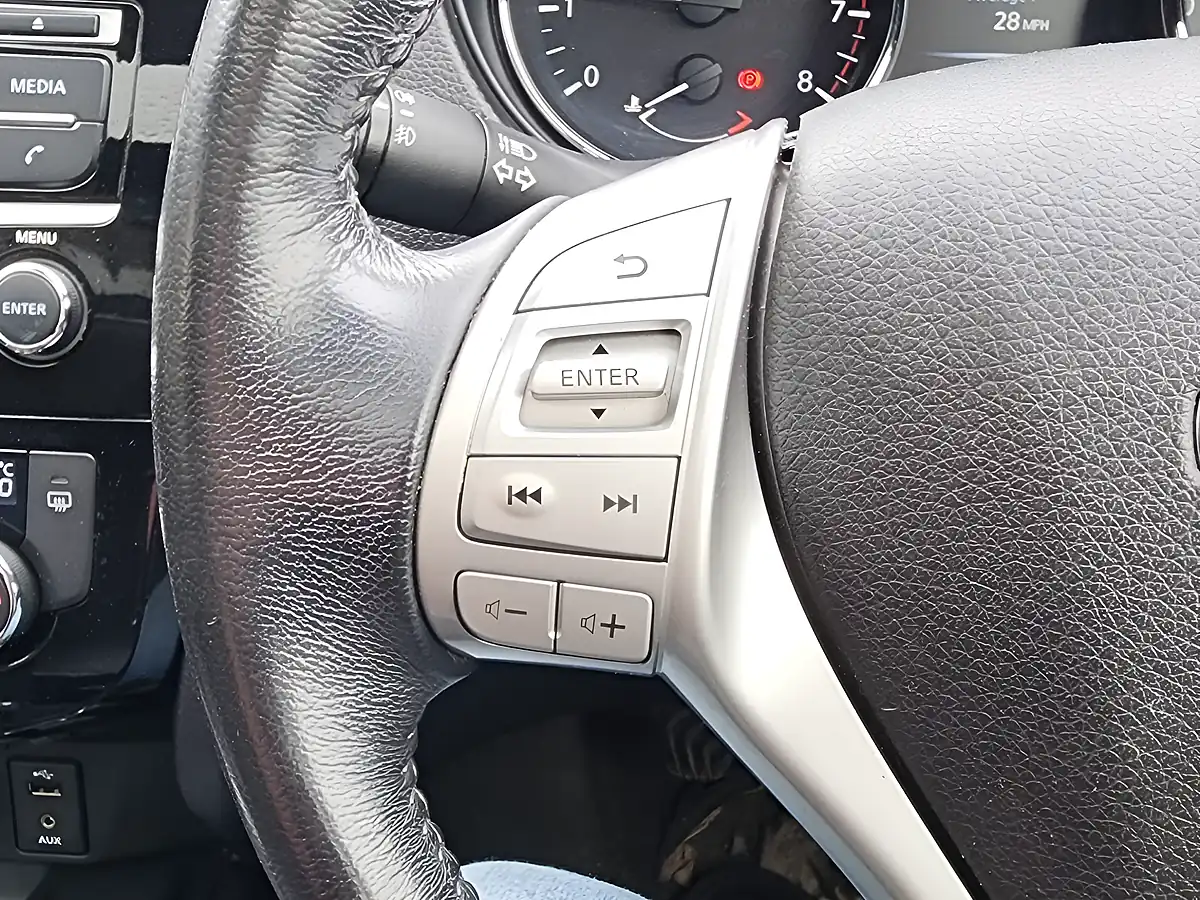 Used 2016 Nissan X-Trail Acenta Black - Interior and Exterior details 15