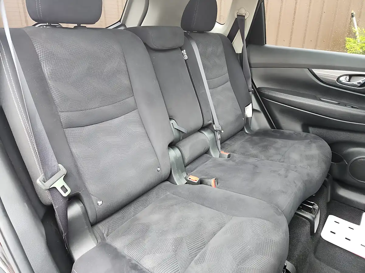 Used 2016 Nissan X-Trail Acenta Black - Interior and Exterior details 17