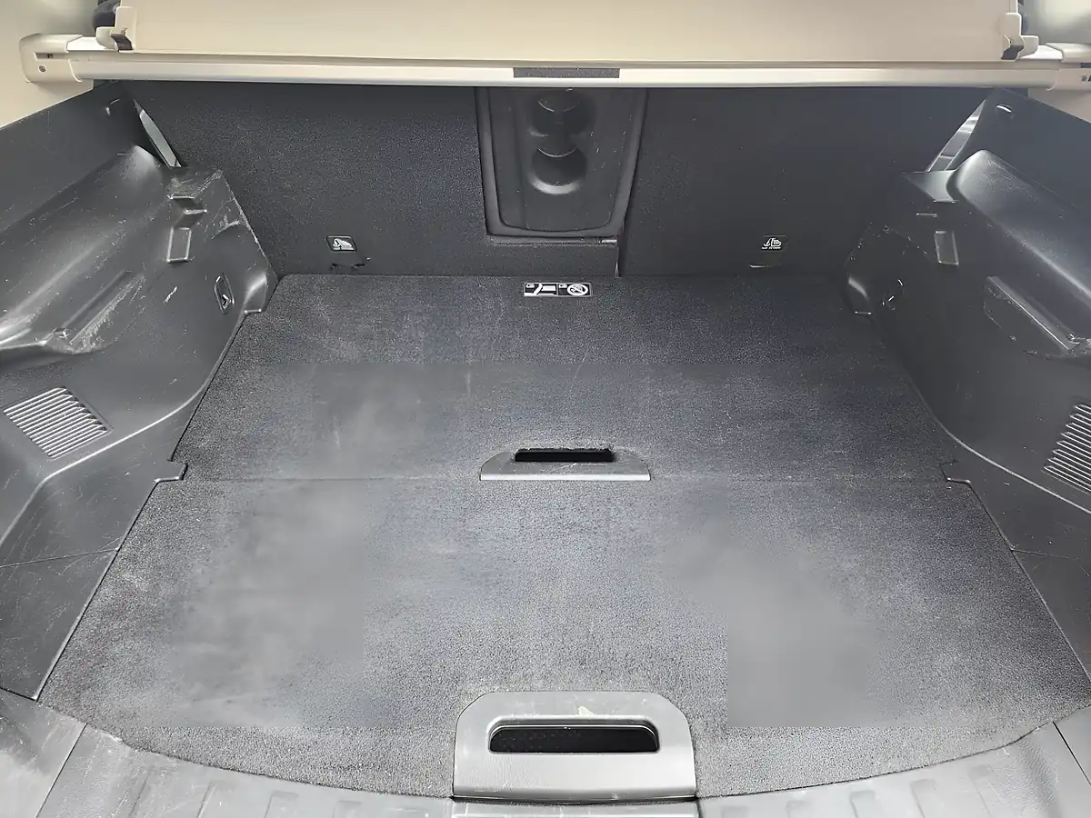 Used 2016 Nissan X-Trail Acenta Black - Interior and Exterior details 18