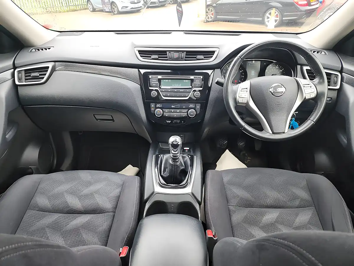 Used 2016 Nissan X-Trail Acenta Black - Interior and Exterior details 7