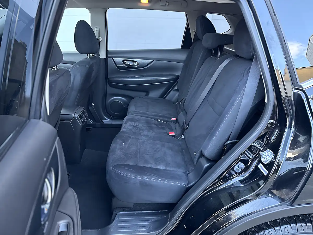 Used 2016 Nissan X-Trail Acenta Black - Interior and Exterior details 14