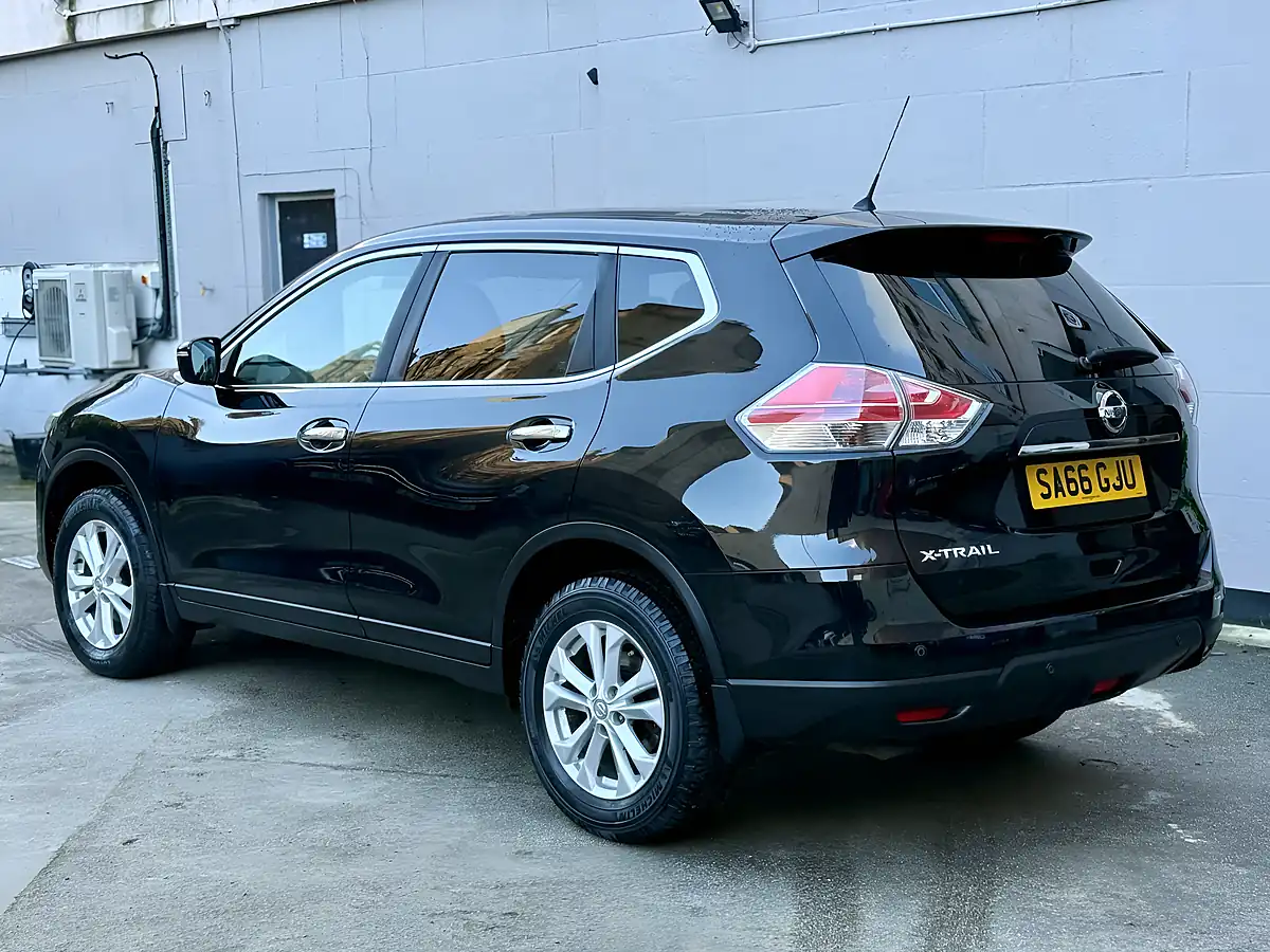 Used 2016 Nissan X-Trail Acenta Black - Interior and Exterior details 3