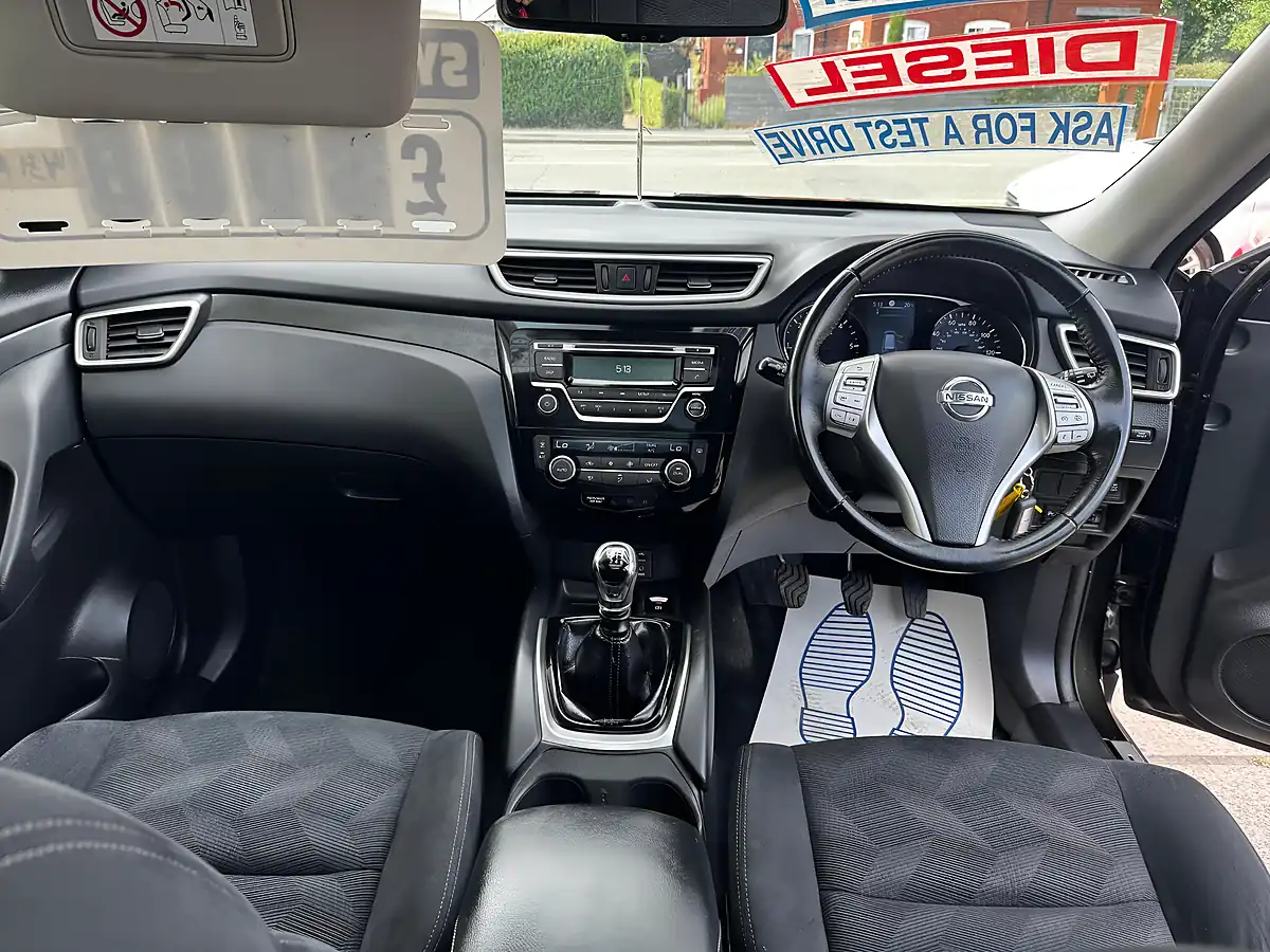 Used 2016 Nissan X-Trail Acenta Green - Interior and Exterior details 11