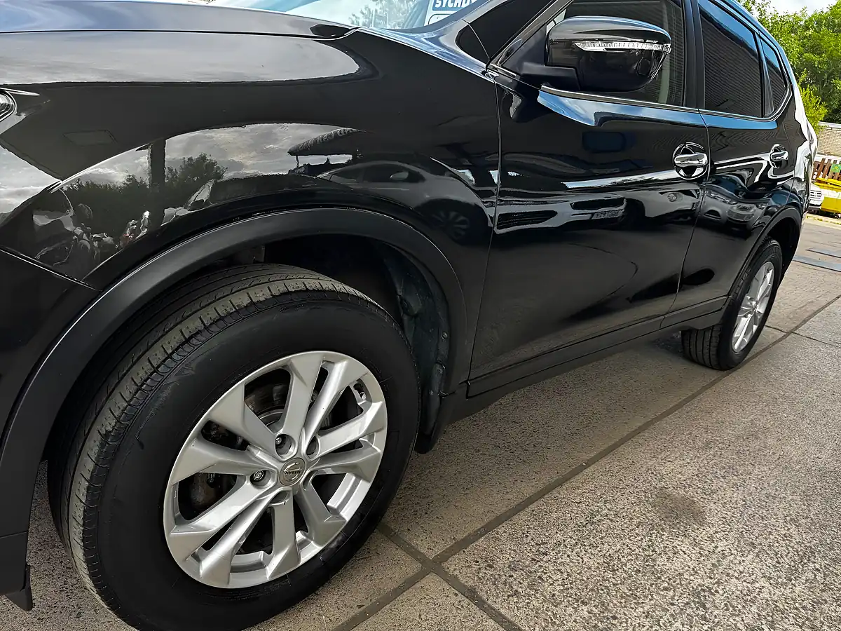 Used 2016 Nissan X-Trail Acenta Green - Interior and Exterior details 15