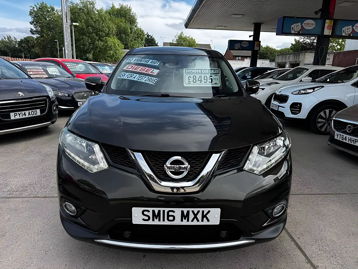 Used 2016 Nissan X-Trail Acenta Green - Interior and Exterior details 8