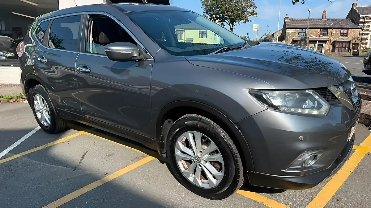Used 2016 Nissan X-Trail Acenta Grey - Front View