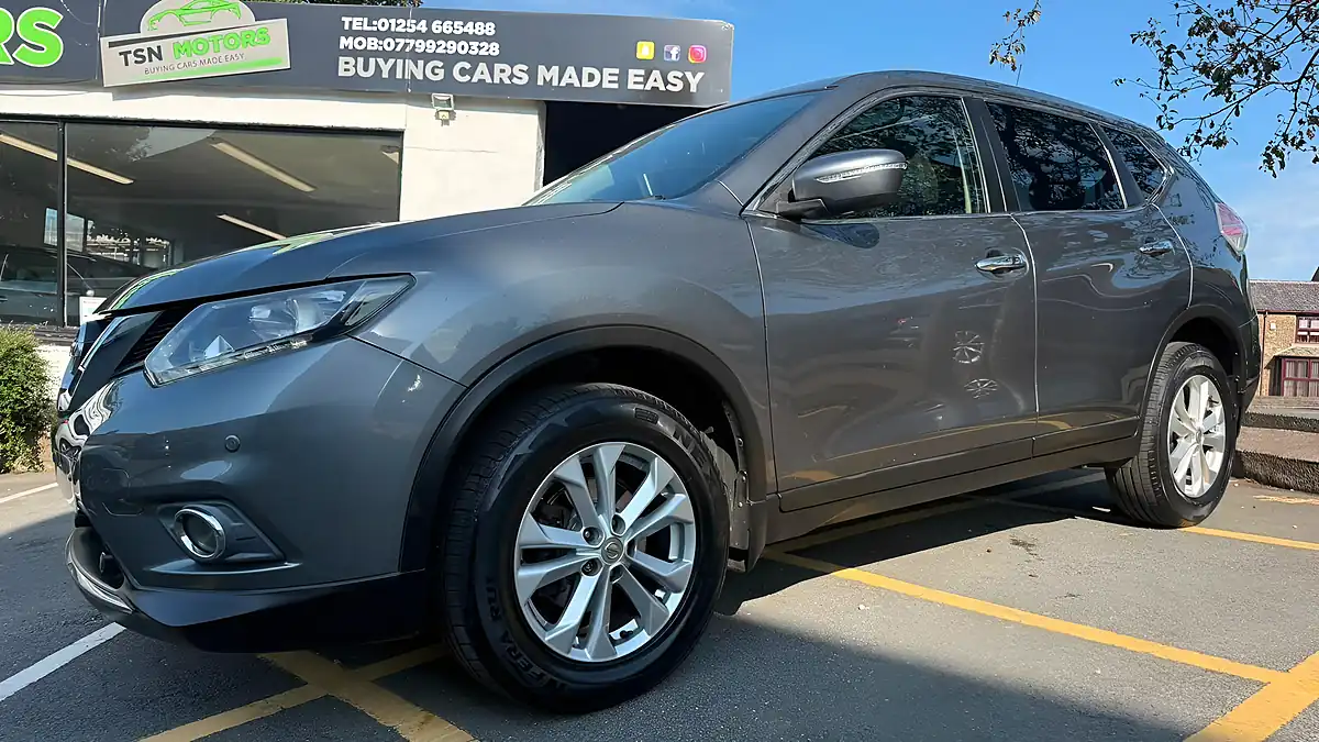 Used 2016 Nissan X-Trail Acenta Grey - Interior and Exterior details 10