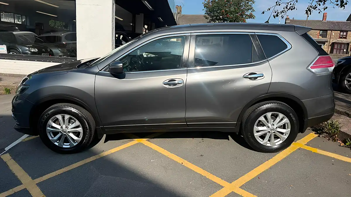 Used 2016 Nissan X-Trail Acenta Grey - Interior and Exterior details 13