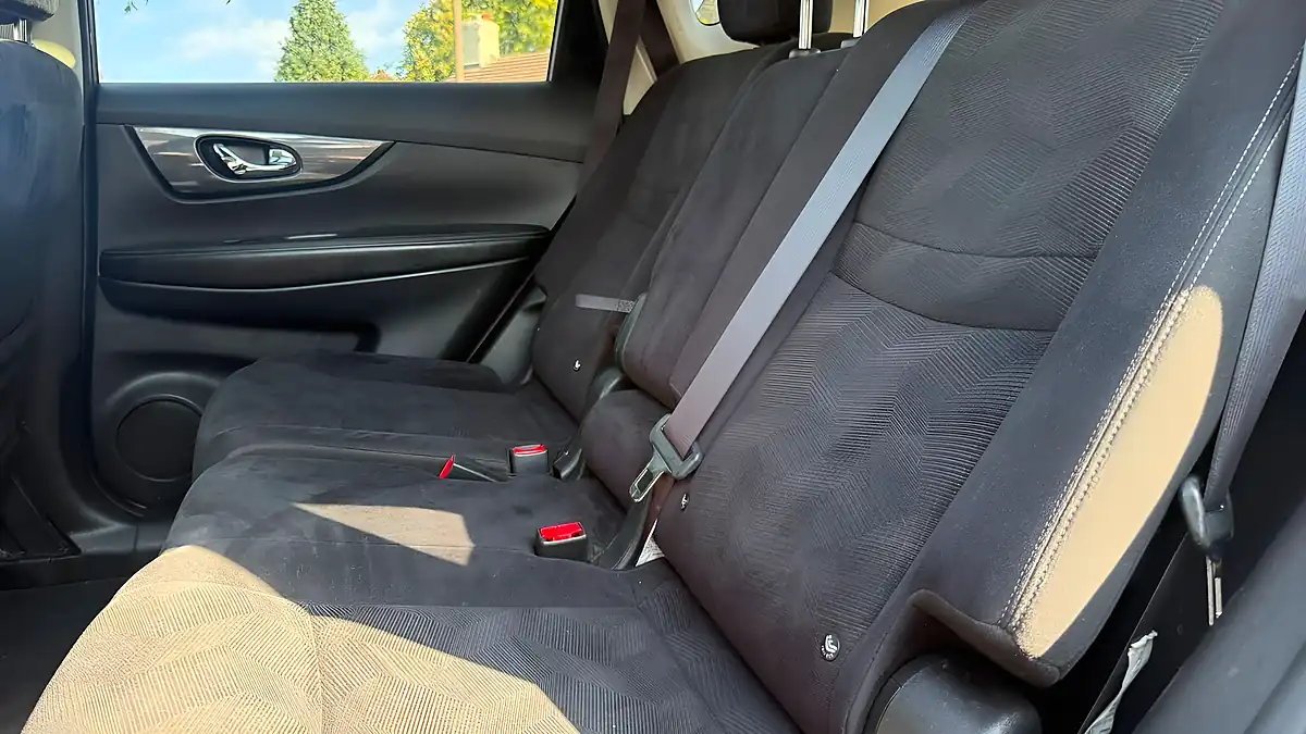 Used 2016 Nissan X-Trail Acenta Grey - Interior and Exterior details 16