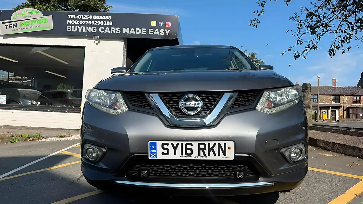 Used 2016 Nissan X-Trail Acenta Grey - Interior and Exterior details 9